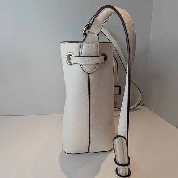 Like New Chaps Elegant White Bucket Bag - Picture 9 of 13